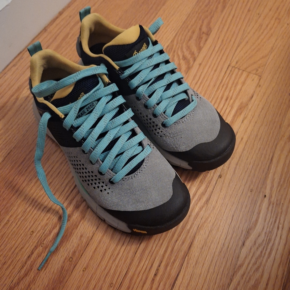 Danner Trail 2650Women's SizingGray/Blue/Spectra Yellow size 7